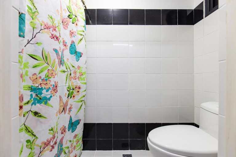 Bathroom 4, District Inn , Taguig