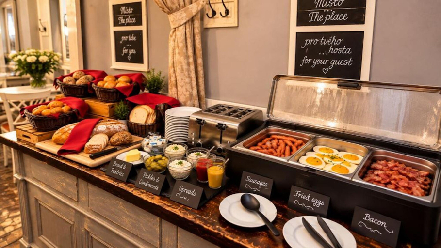Food & Drinks 5, Caroline Old Town Square Hotel, Praha 1