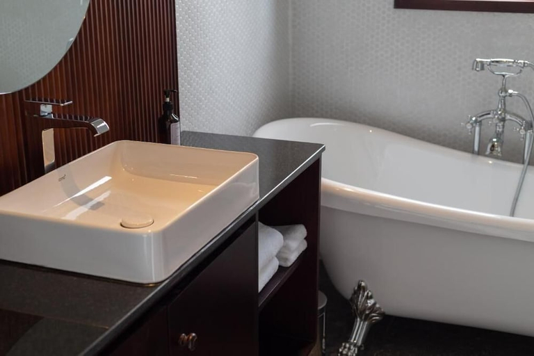 Bathroom 5, LA. CHRONIQUE HOTEL, Phnom Penh