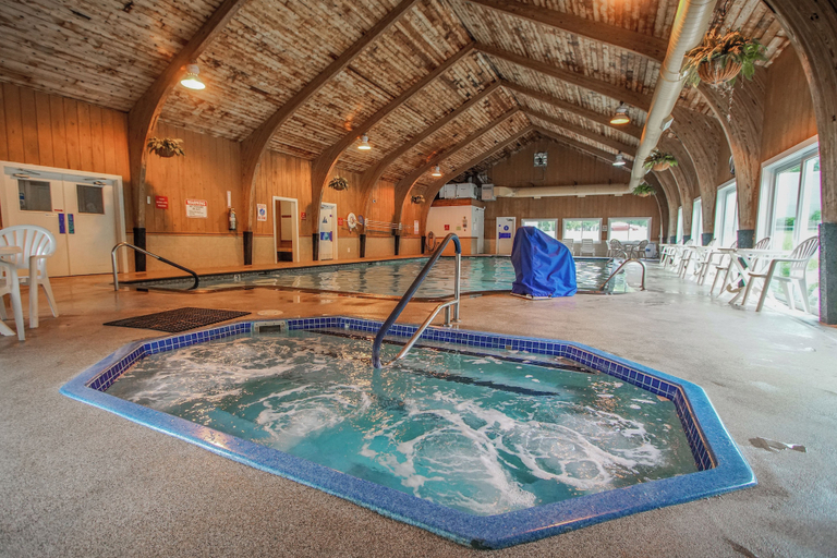 Sport & Beauty 4, Brewster Green Resort, Barnstable