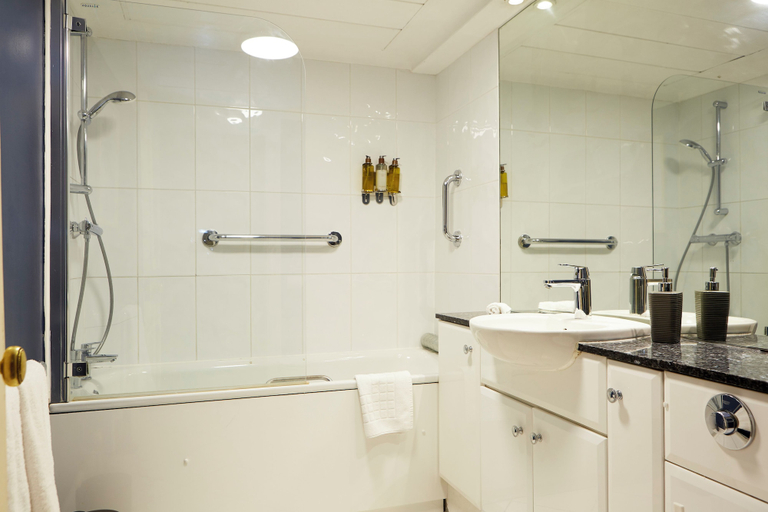 Bathroom 4, 9 Hertford Street Mayfair, London