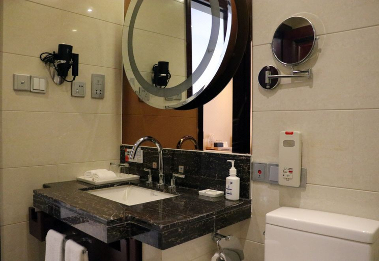 Bathroom 4, New Century Hotel Hefei, Hefei