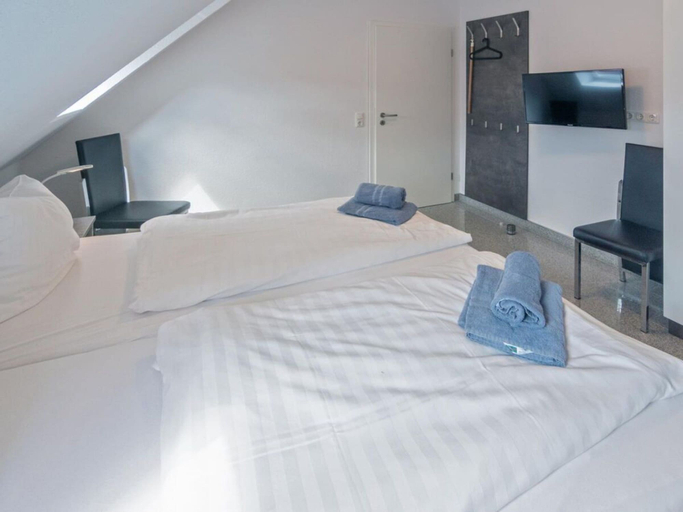 Room 2, Holiday Apartment With 2 Bedrooms, Wittmund