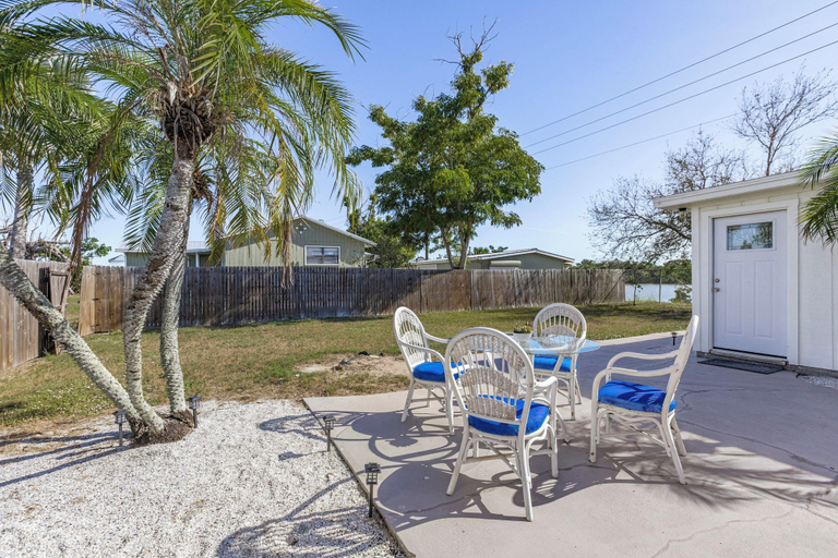 Outdoor dining, Lemon Bay Fishing & Beach Home, Charlotte