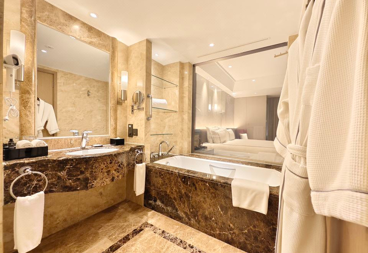 Bathroom 4, Beijing Jinlongtan Hotel, Beijing