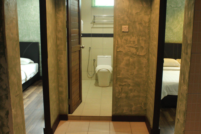 Bathroom, KRIS LODGE HOTEL , Bintulu