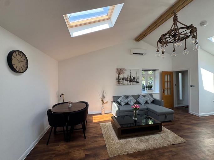 Living area 5, Luxury Flat With Parking & Underfloor Heating, Bournemouth