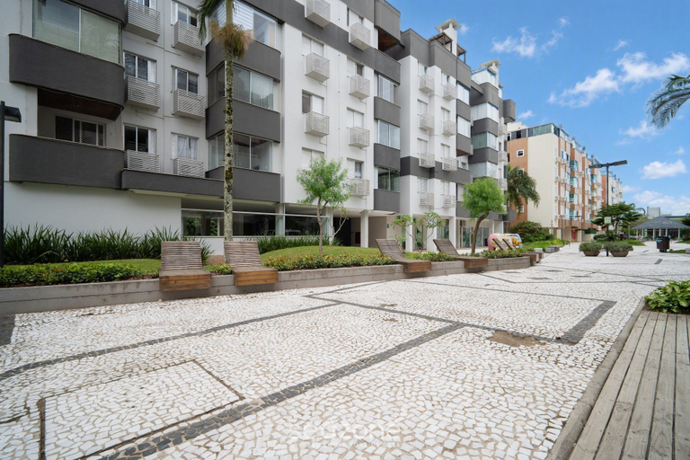 Property grounds 5, Apt 700 m From Praia de Jurere Aav0306, Florianopolis