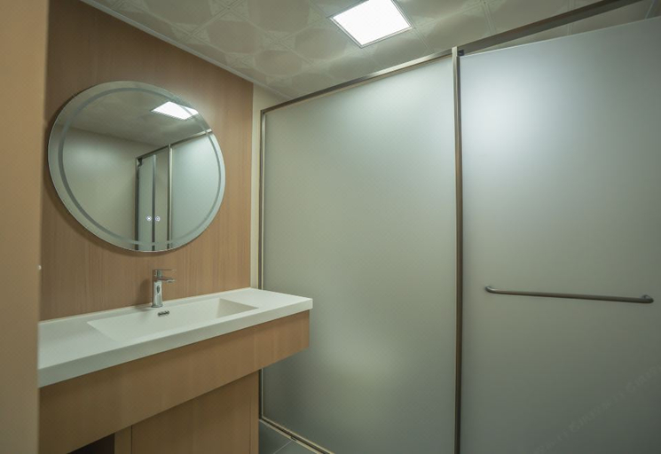 Bathroom 3, Kangliang Hotel, Garzê Tibetan
