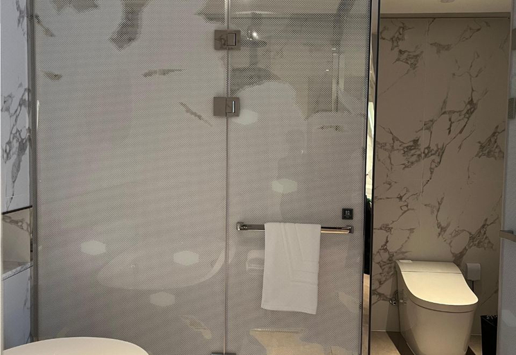 Bathroom 5, Hampton by Hilton Shenzhen Futian Port, Shenzhen
