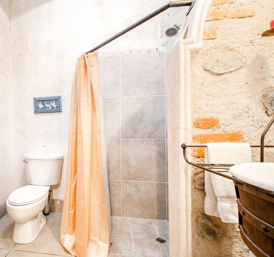 Bathroom 4, Casa Santa Cruz, Antigua Guatemala