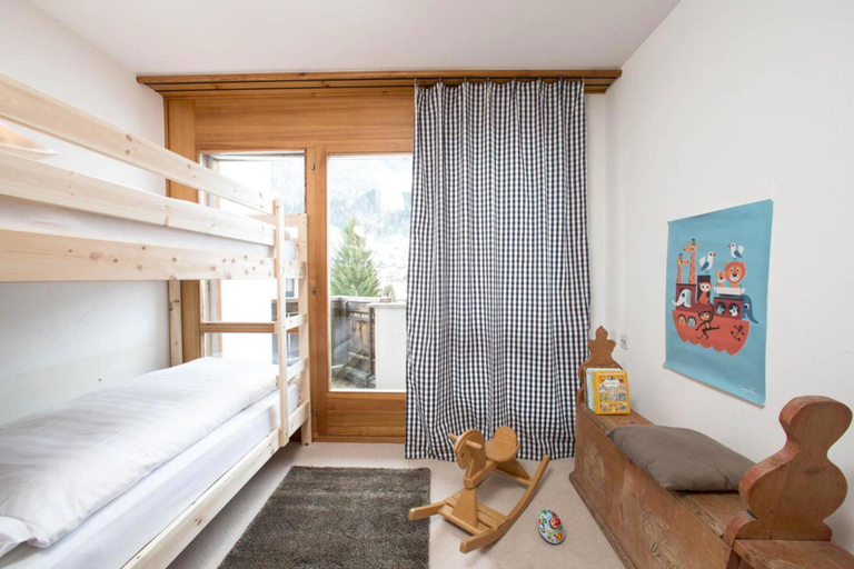 Bedroom 3, Arena Guesthouse, Imboden
