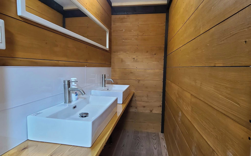 Bathroom 5, Irimoya, Bizen