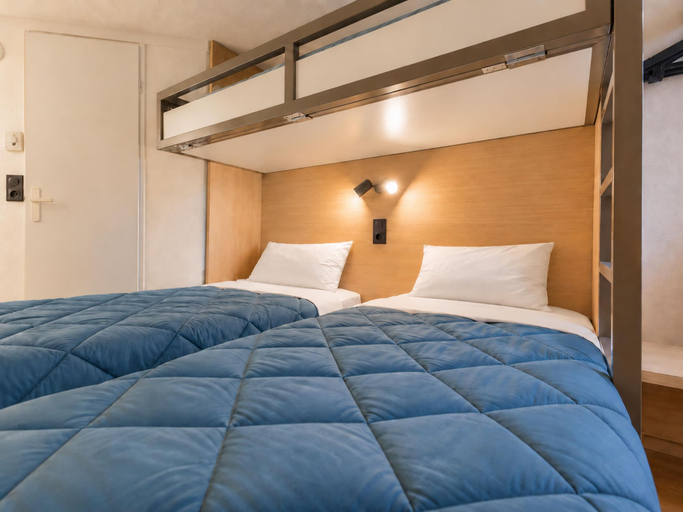 Bedroom 4, Premiere Classe Tarbes - Bastillac, Hautes-Pyrénées