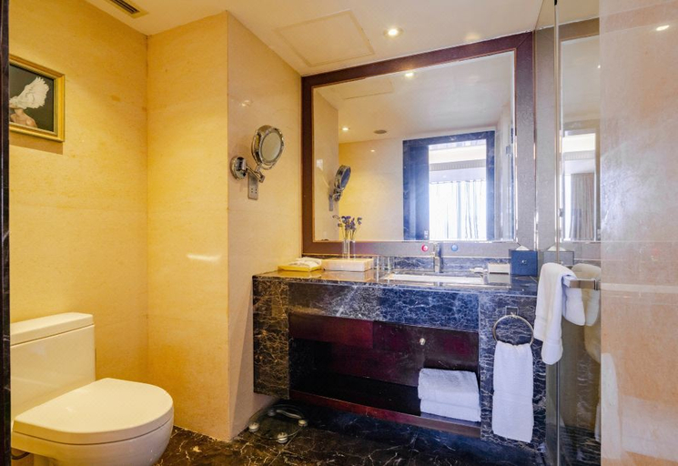 Bathroom 3, Care Feeling Grand Hotel, Deyang
