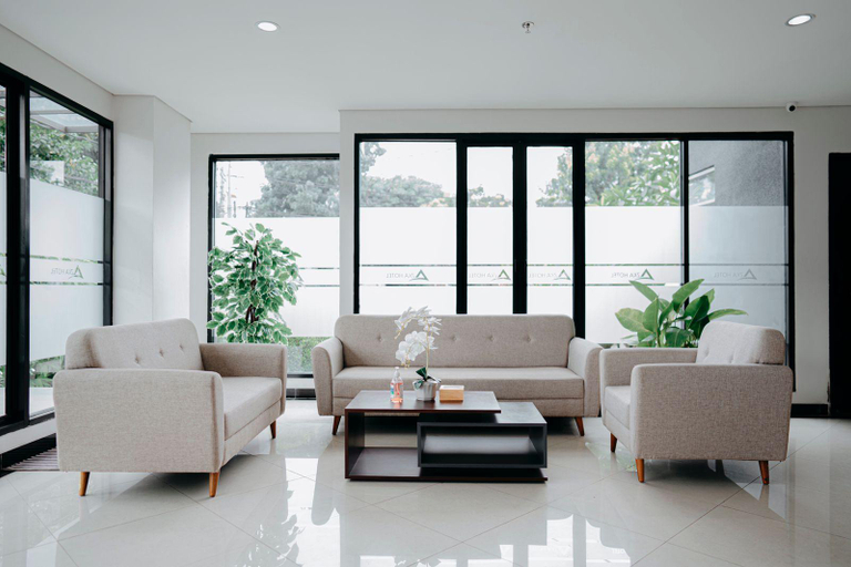 Public Area, Azka Hotel Managed by Salak Hospitality, East Jakarta