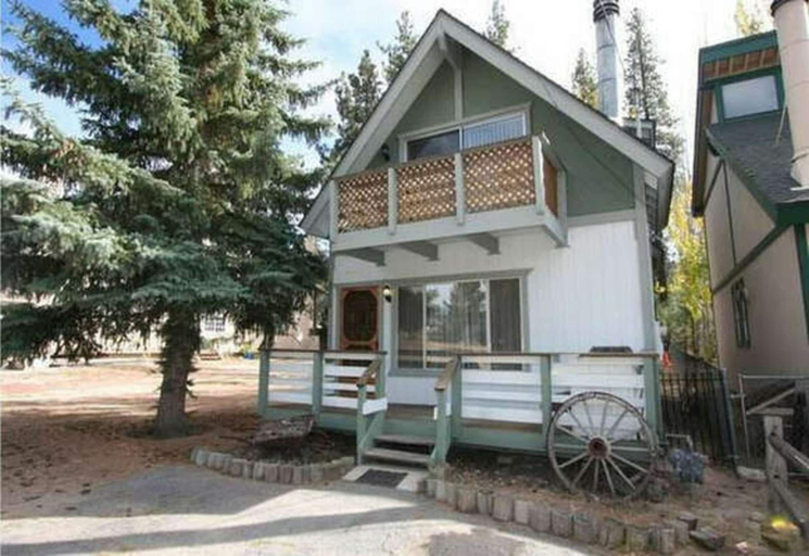 Exterior & Views, Village Hideaway, San Bernardino