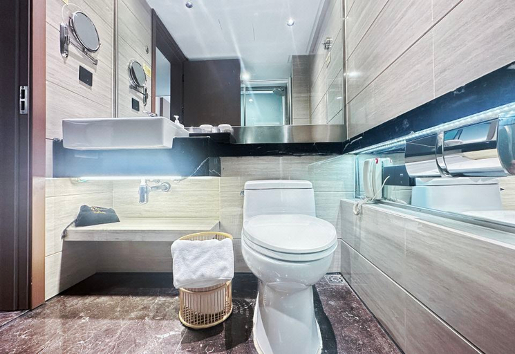 Bathroom 3, Beautiful Landscape Hotel, Liangshan Yi