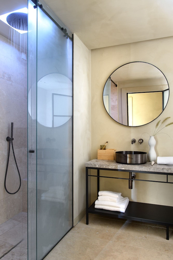 Bathroom 3, Laqua by the Lake, Novara