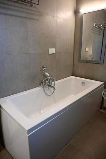 Bathroom 3, Alchemy suites, Bangalore