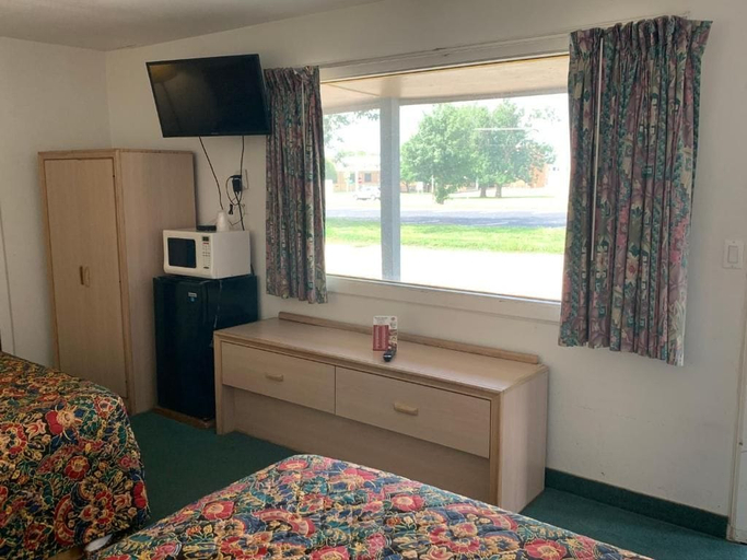 Bedroom 3, Budget Lodge Inn Abilene KS, Dickinson