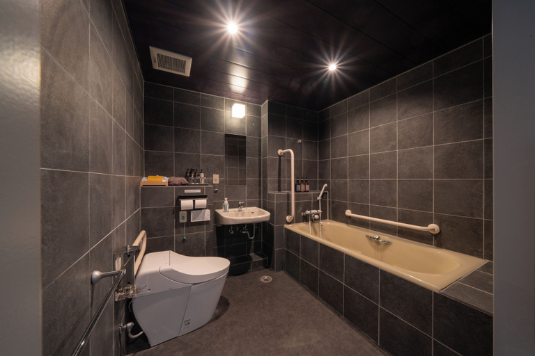 Bathroom 3, Okutamaji, Ōme