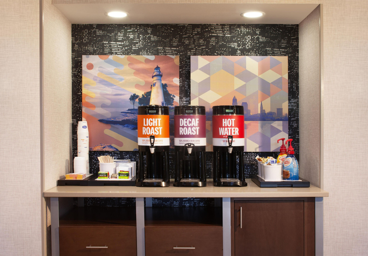 Food & Drinks 5, Hampton Inn & Suites Cleveland Mentor, Lake