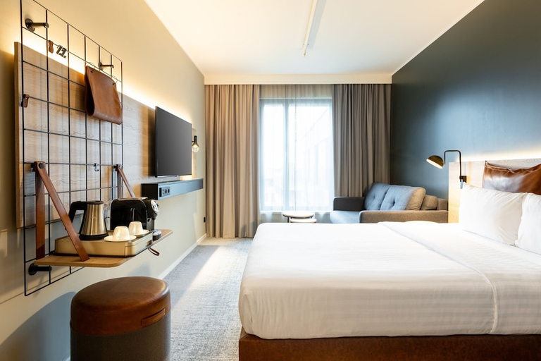 Bedroom 2, Moxy Paris Val D’Europe, Seine-et-Marne
