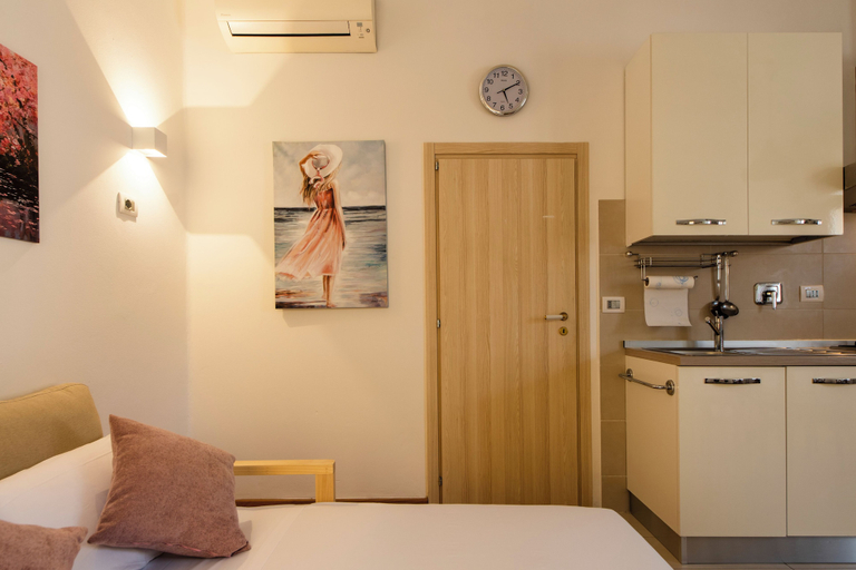 Room 5, HouSmart Risorgimento 9, Bologna
