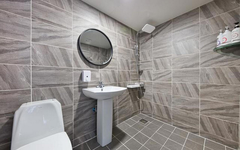 Bathroom 5, Danyang Meros Hotel, Danyang