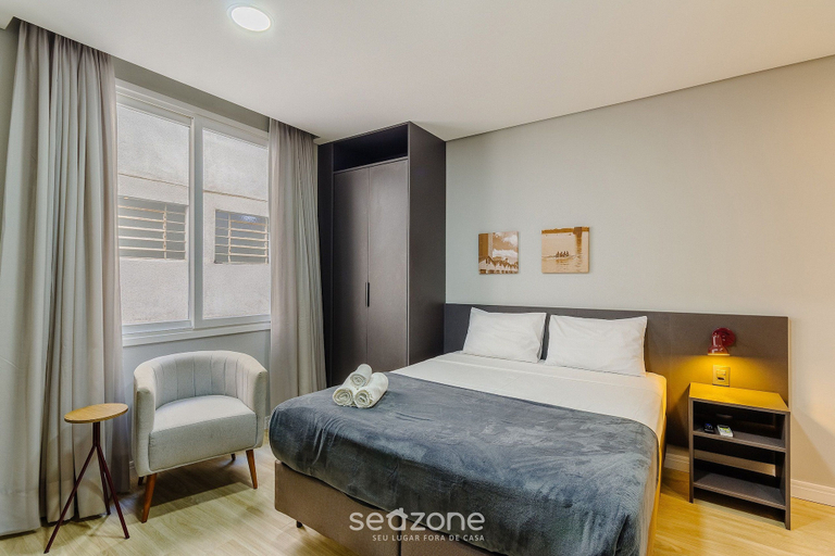 Room 2, Condo w/ Pool Near the Public Market Tco0409, Porto Alegre