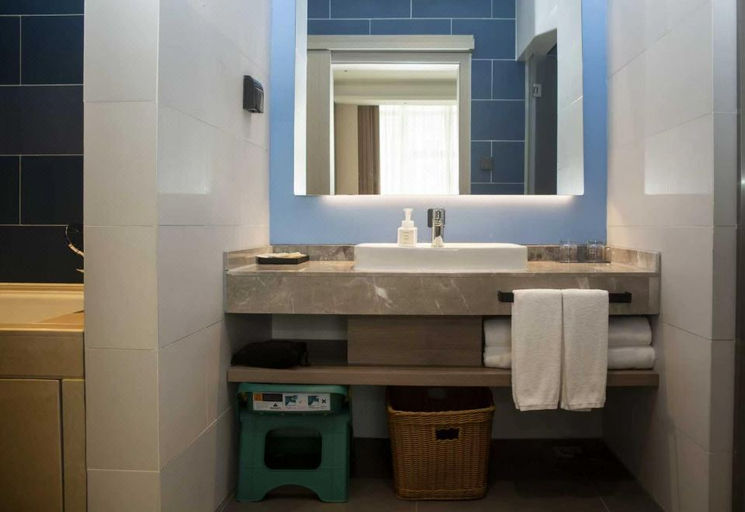 Bathroom 3, Rezen Hotel Beihai Silver Beach, Beihai