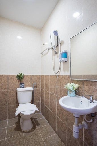 Bathroom 5, Hotel 28 Rapid, Kuala Lumpur
