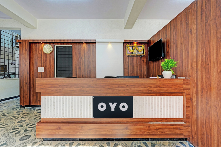Lobby 1, Hotel O New Shelton Suites, Bangalore