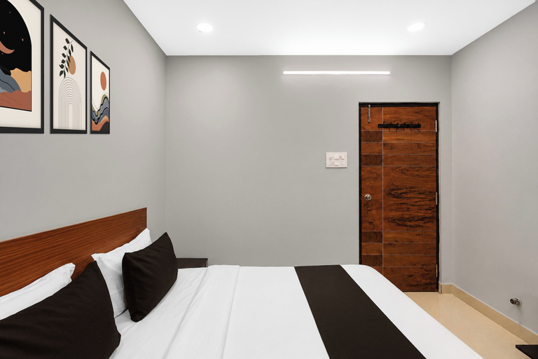 Room 5, Super Collection O Shri Ashtalakshmi, Ranga Reddy