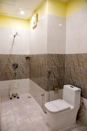 Bathroom 4, Hotel Tridev Grand, Varanasi