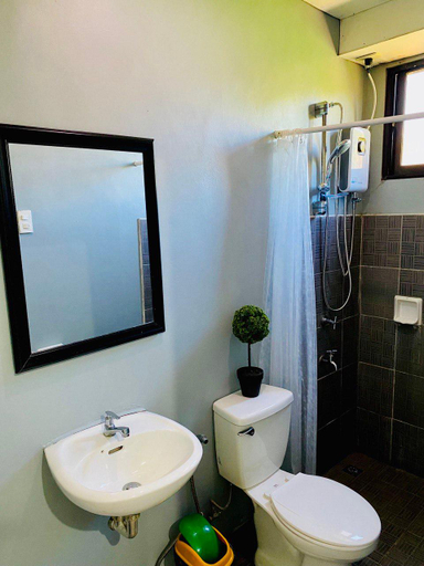 Bathroom 3, BACKDOOR VILLA, Baler