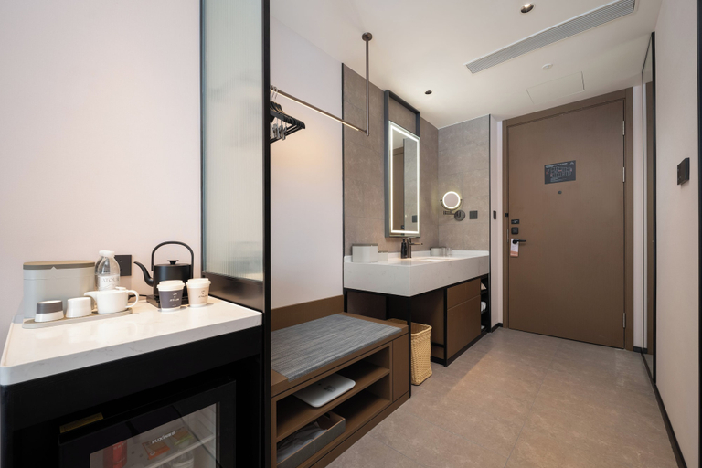 Bathroom 2, DALIANSHIZHENGFUDONGGUANJIEYADUOJIUDIAN, Dalian