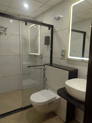 Bathroom, Crown Mother Palace, Udupi