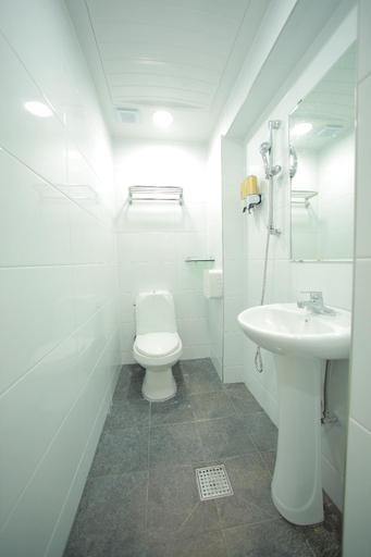 Bathroom 4, Slow Vibe Myeongdong, Jung