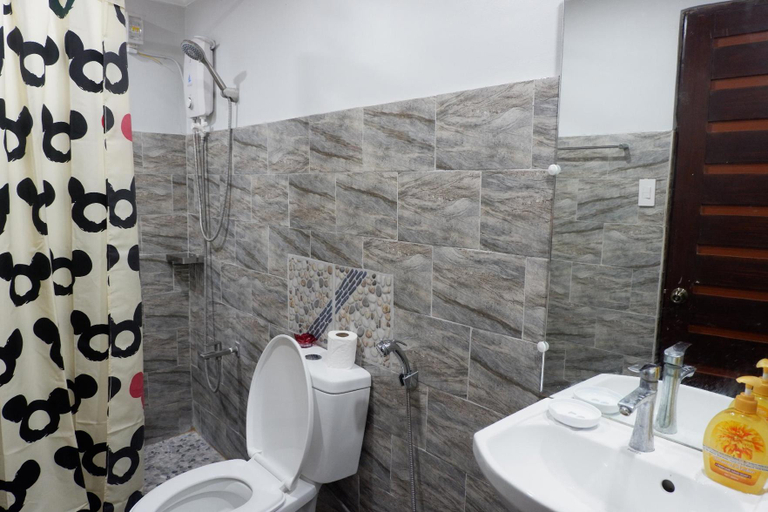 Bathroom, Treasure Trove Resort, Batac City