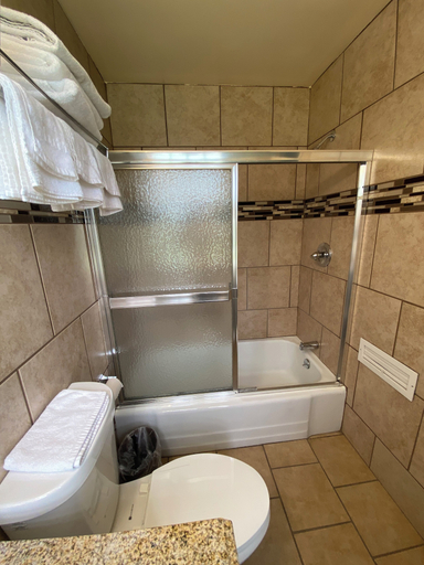 Bathroom 4, Northland Motel Bay City-Kawkawlin, Bay