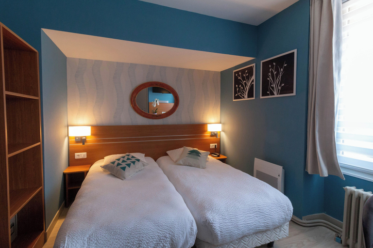 Room 3, Hôtel le Cantarel, Haute-Marne
