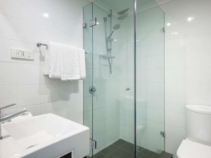 Bathroom 4, Mercure Sydney St Leonards, Sydney