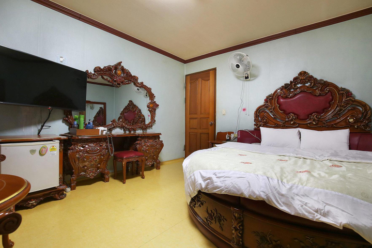 Bedroom 4, Daejeon Yongjeon Boryeong Motel, Dong