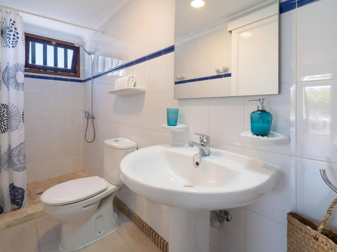 Bathroom 4, Castillo de Papagayo, Las Palmas
