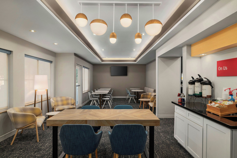 Food & Drinks 5, Towneplace Suites Marriott Jacksonville Butler Boulevard, Duval
