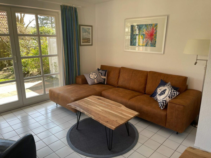 Living area 2, Holiday Home in Wittmund With Swimming Pool, Wittmund