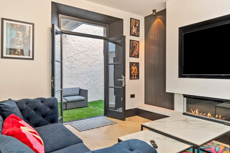 Room 4, 1 Bedford House - Close to Town and Seafront, Pembrokeshire