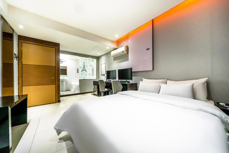 Bedroom 4, GoodTime Hotel, Gyeyang